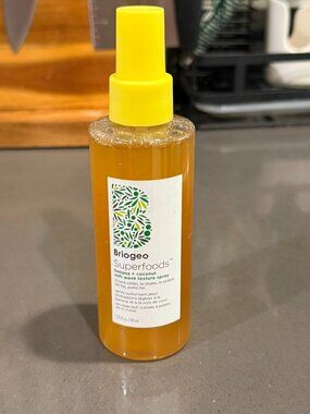 NEW Briogeo Superfoods Banana Coconut Soft Waves Texture Spray 5.75oz